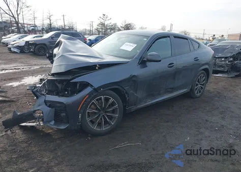 2022 BMW X6 xDrive40I z USA, uszkodzony, nr VIN 5UXCY6C03N9L99413